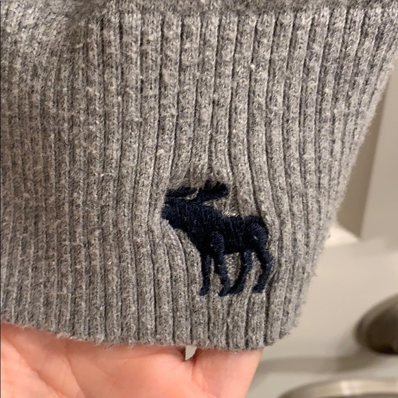 Abercrombie & Fitch sweater💗 - Picture 3 of 4